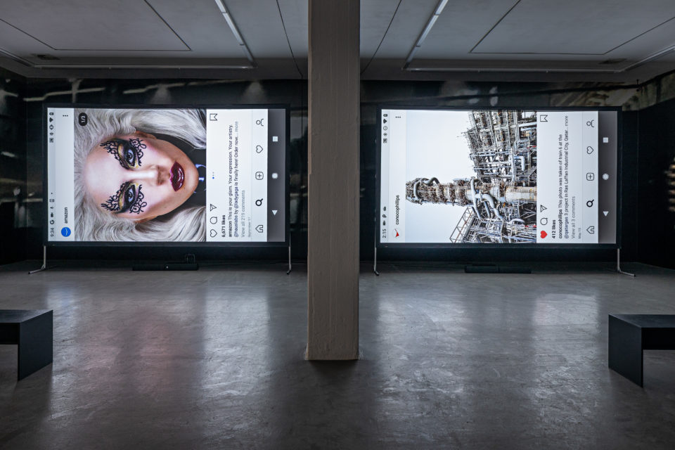 Cory Arcangel, _FLYING FOXES_, Installation View, Kunstverein in Hamburg, 2022, Photo: Fred Dott